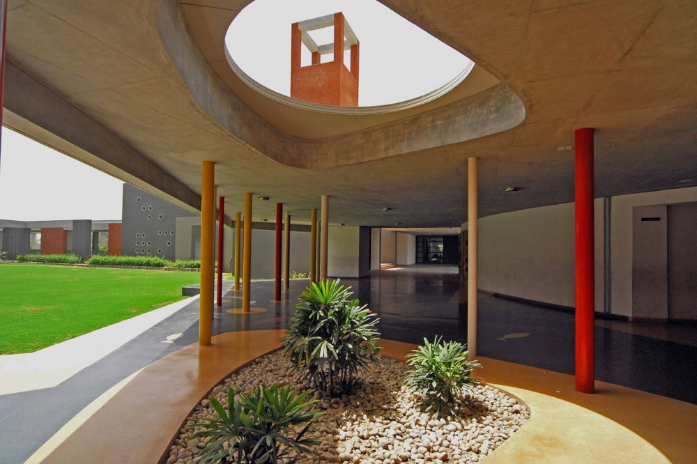 Adani Vidyamandir / Apurva Amin Architects