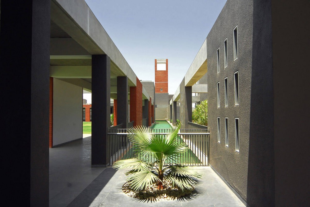 Adani Vidyamandir / Apurva Amin Architects
