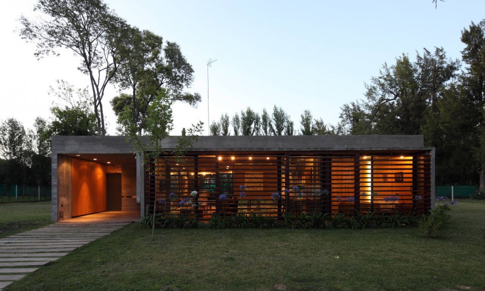 BA House / BAK Arquitectos