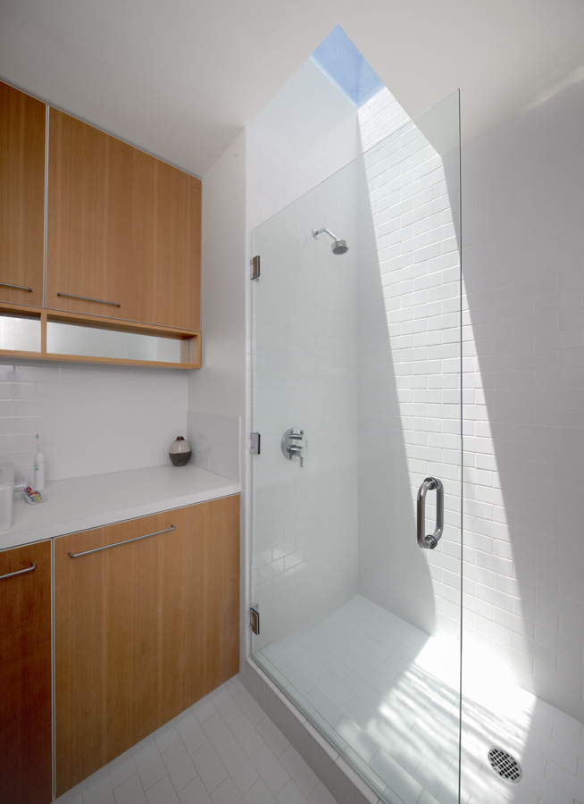 Eels Nest / Anonymous Architects