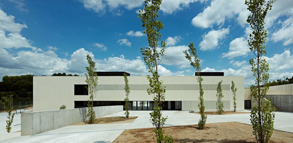 Kindergarden, Primary and Secondary School “Les Vinyes” / MMDM Arquitectes S.C.P.