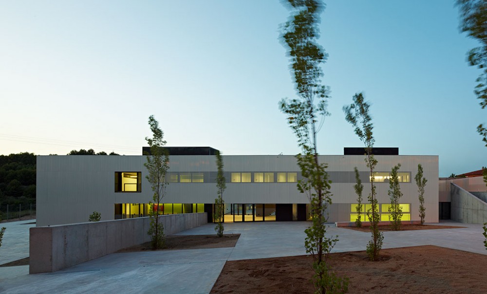 Kindergarden, Primary and Secondary School “Les Vinyes” / MMDM Arquitectes S.C.P.