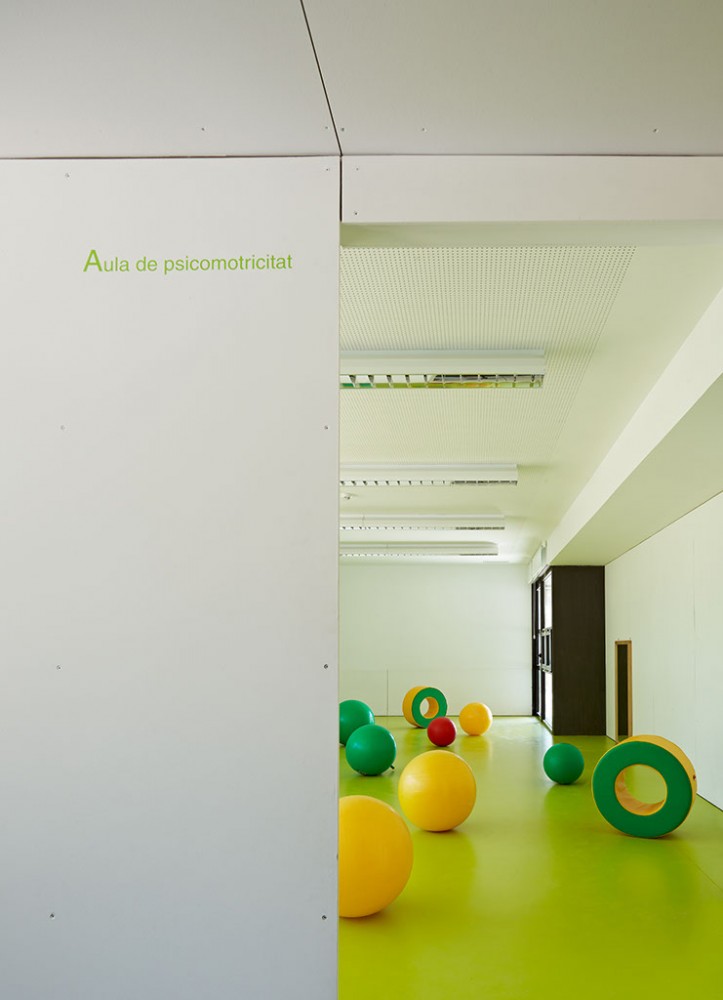 Kindergarden, Primary and Secondary School “Les Vinyes” / MMDM Arquitectes S.C.P.