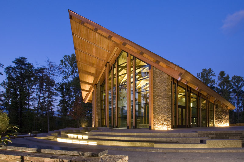 Semper Fidelis Memorial Chapel / Fentress Architects