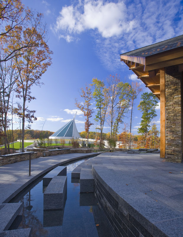Semper Fidelis Memorial Chapel / Fentress Architects