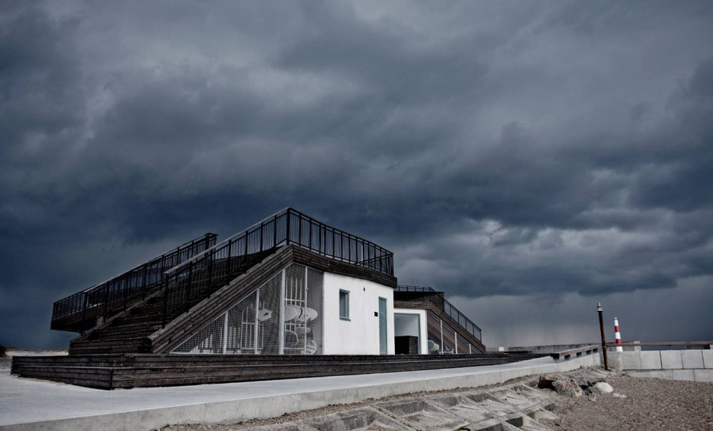 Cold Hawaii / Force4 Architects