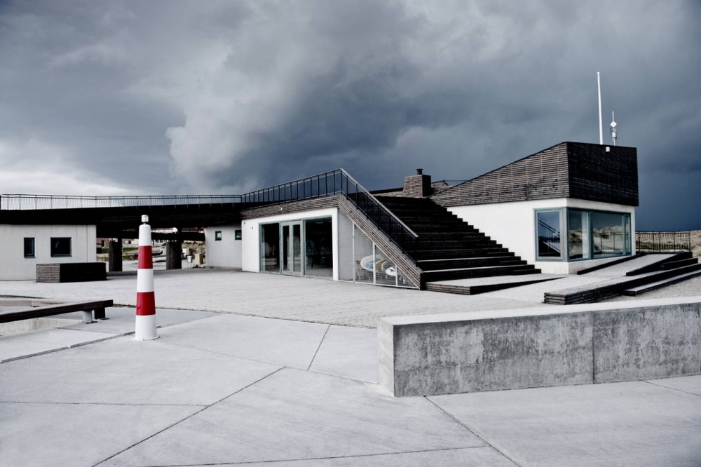 Cold Hawaii / Force4 Architects