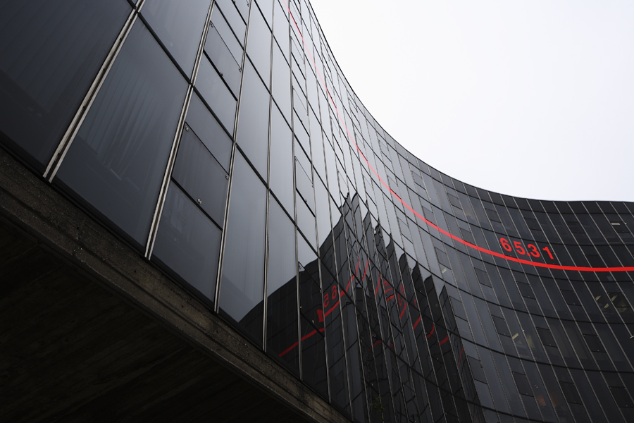 ‘Sur Mesure’ Sticker Installation / FREAKS freearchitects