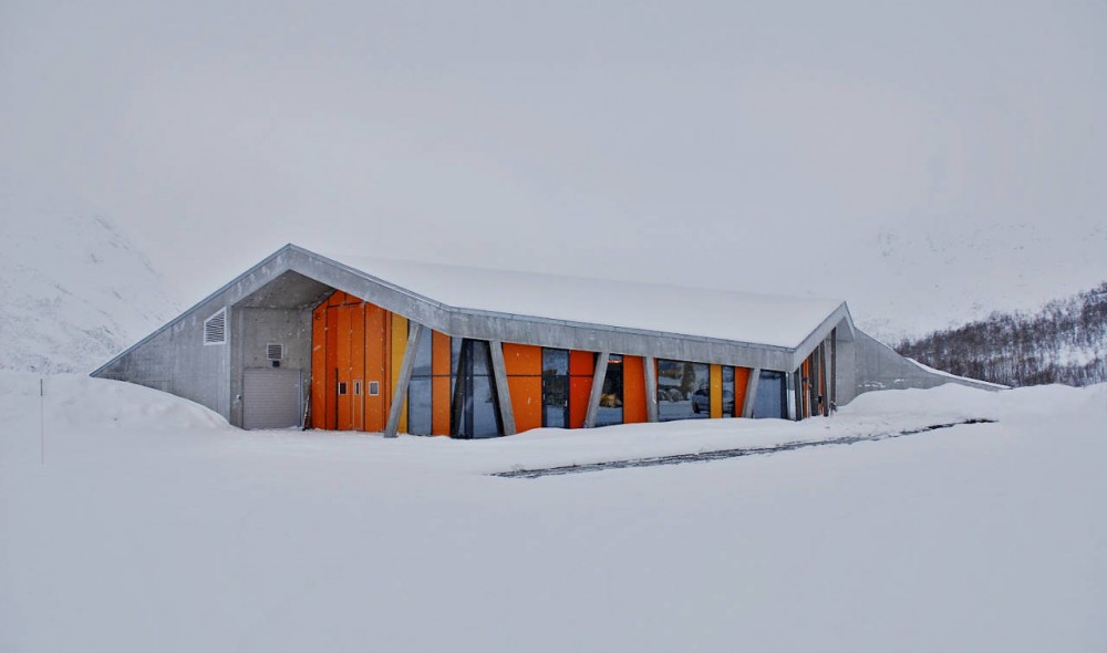 Gullesfjord Weight Control Station / JVA
