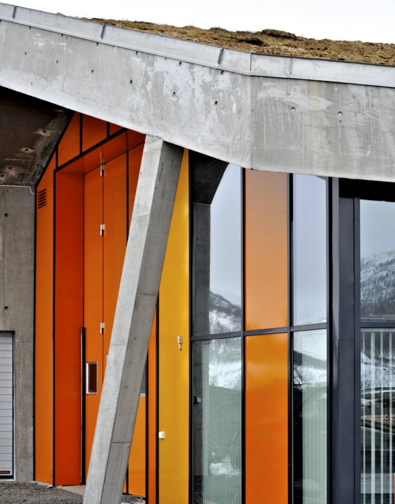 Gullesfjord Weight Control Station / JVA