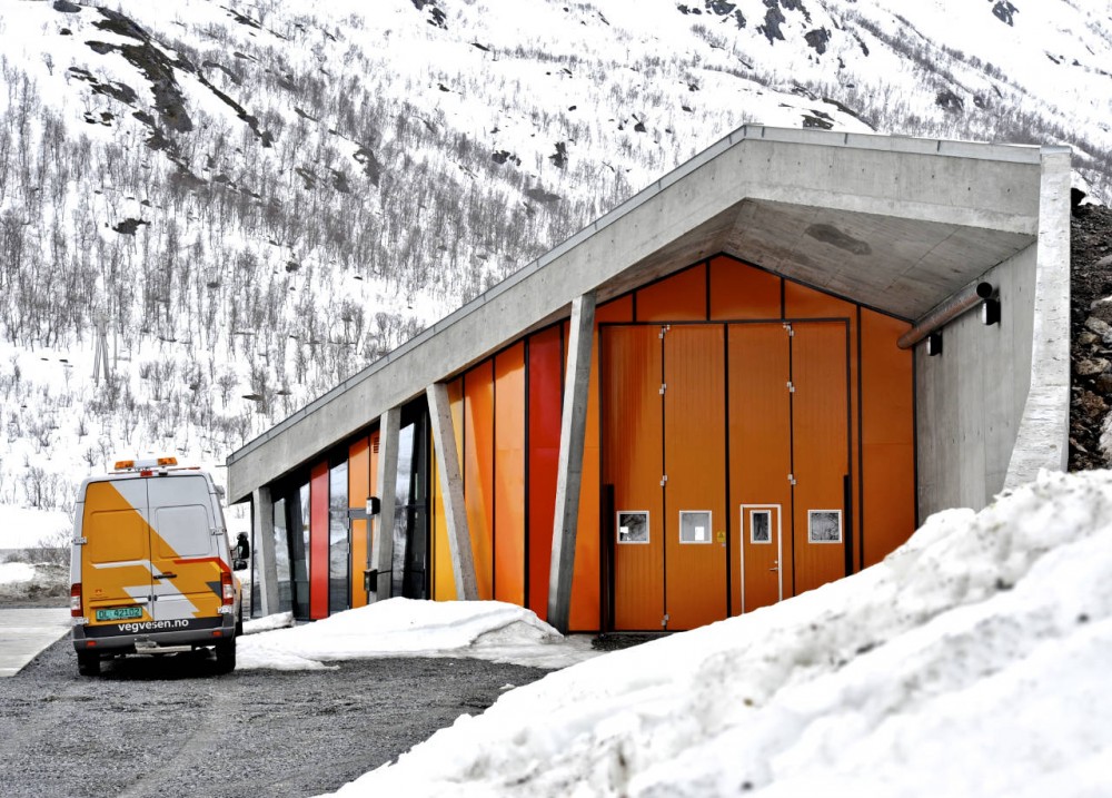 Gullesfjord Weight Control Station / JVA