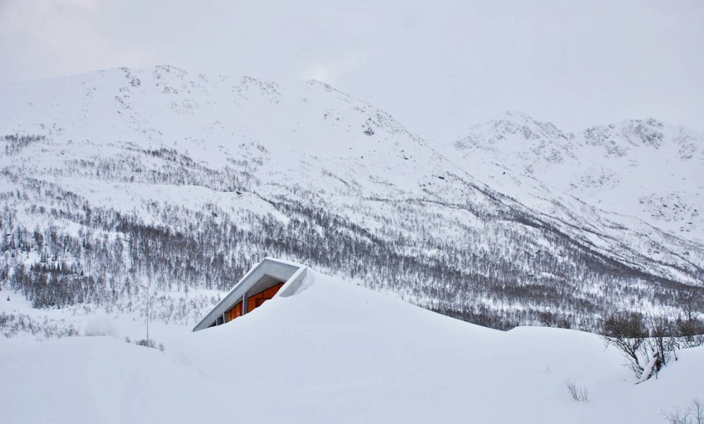 Gullesfjord Weight Control Station / JVA