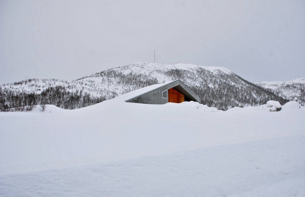 Gullesfjord Weight Control Station / JVA