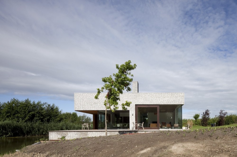 Villa Frenay / 70F architecture