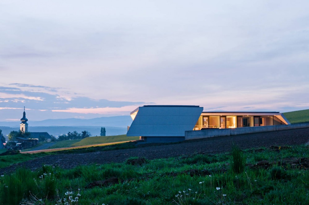 L House / Architects Collective