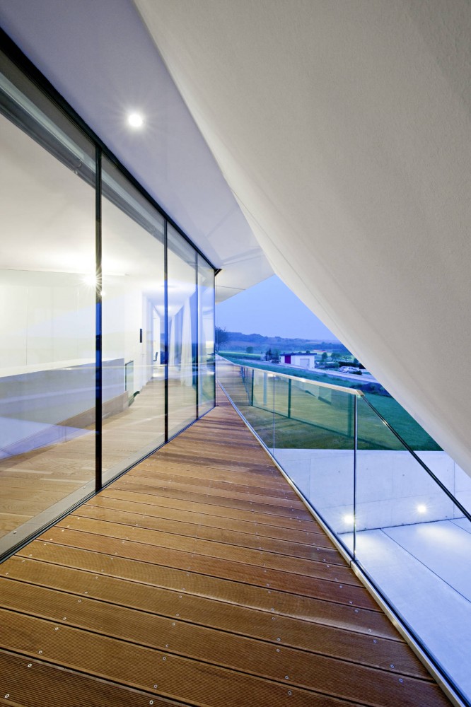 L House / Architects Collective