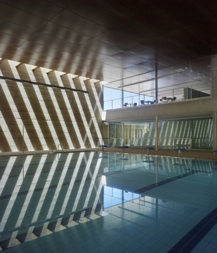 1301674722-10-indoor-swimming-pool-in-toro-vier-arquitectos-857x1000