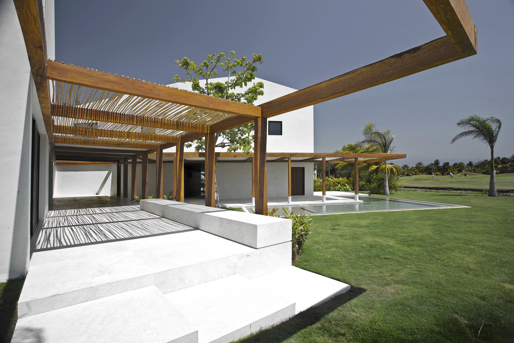 SC PTV House / Luis Aldrete Architects