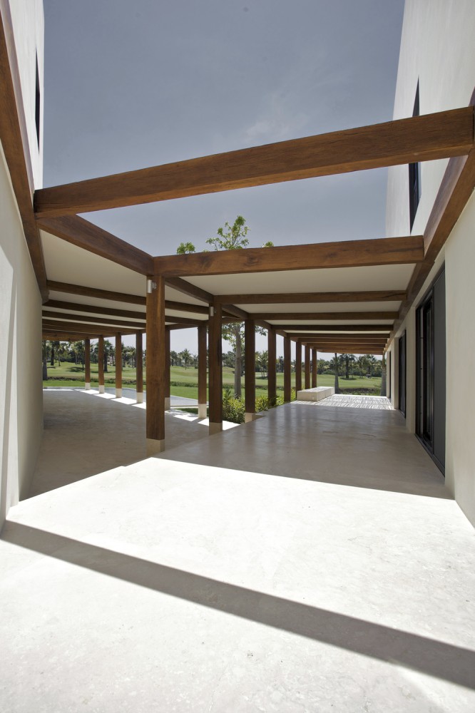 SC PTV House / Luis Aldrete Architects