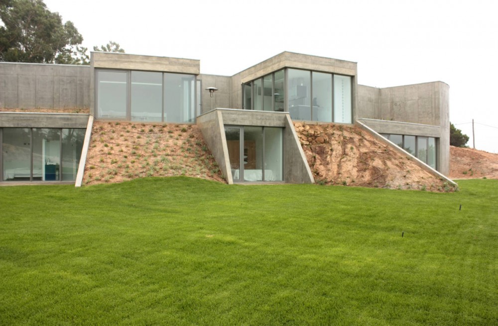 House Foz do Arelho / Alexandre Burmester Arquitectos Associados