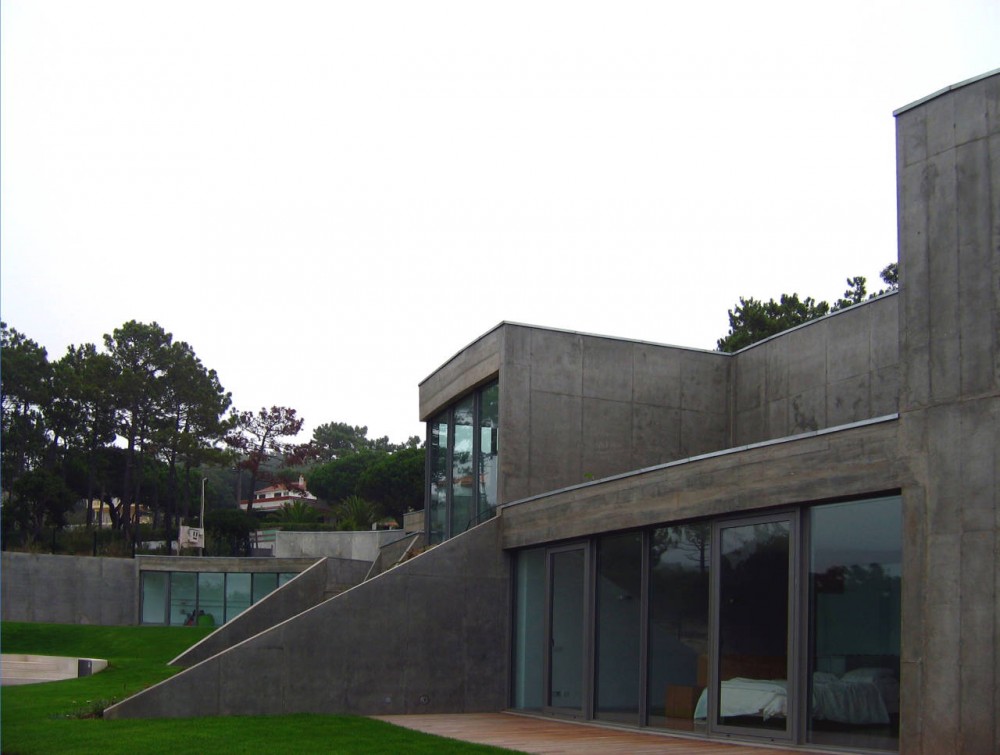 House Foz do Arelho / Alexandre Burmester Arquitectos Associados