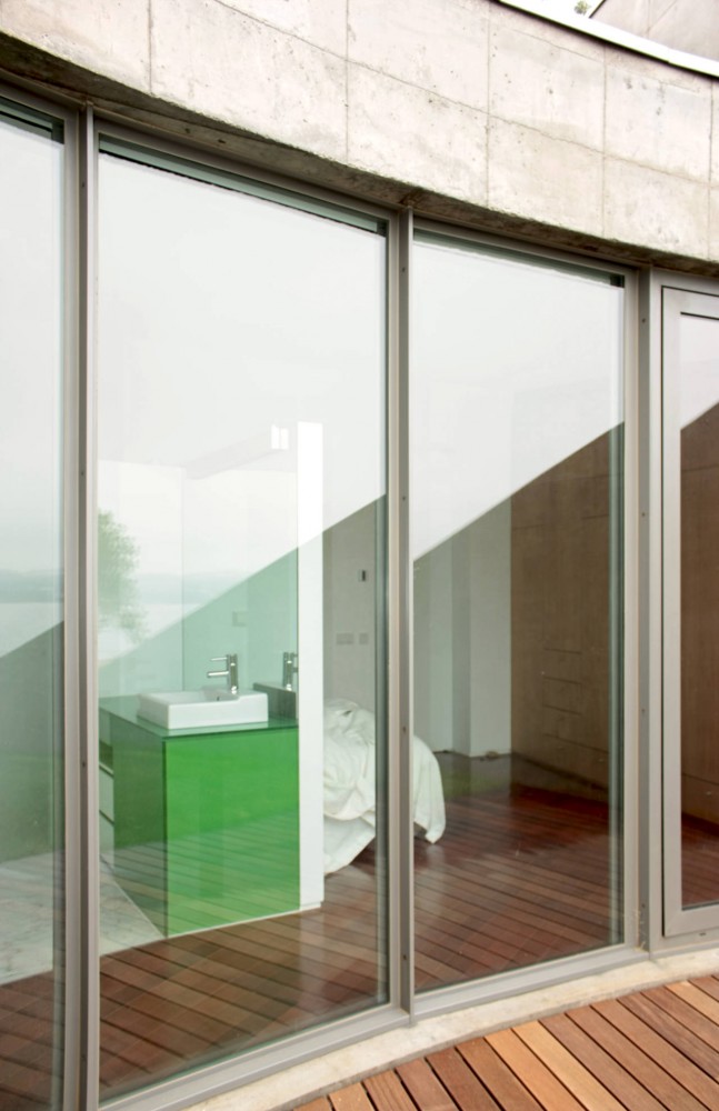 House Foz do Arelho / Alexandre Burmester Arquitectos Associados