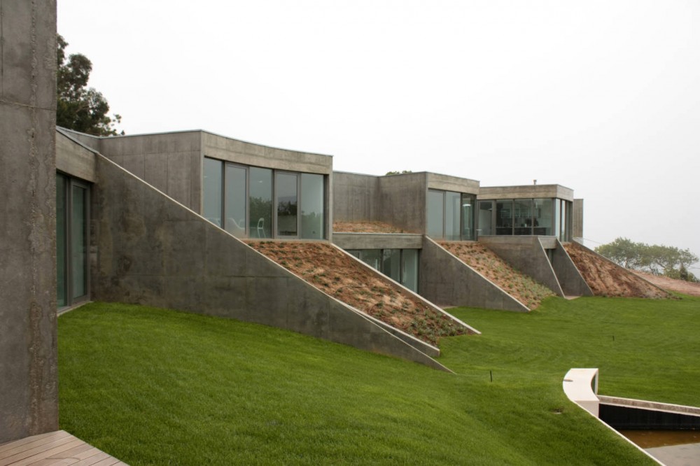 House Foz do Arelho / Alexandre Burmester Arquitectos Associados