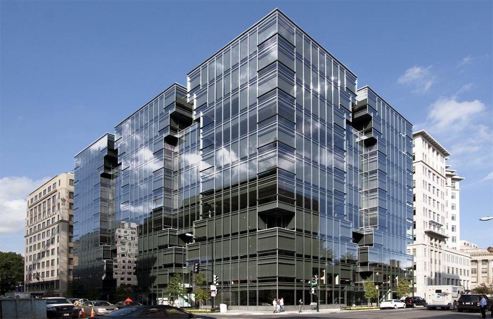 Kevin Roche: Architecture as Environment