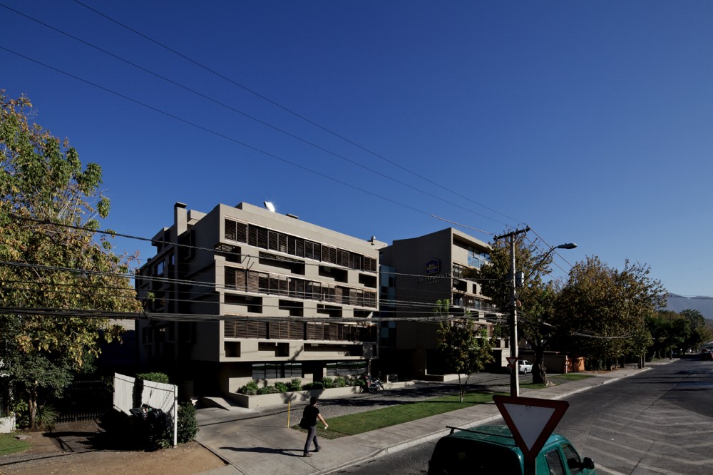 Los Españoles Hotel / Gonzalo Mardones Viviani
