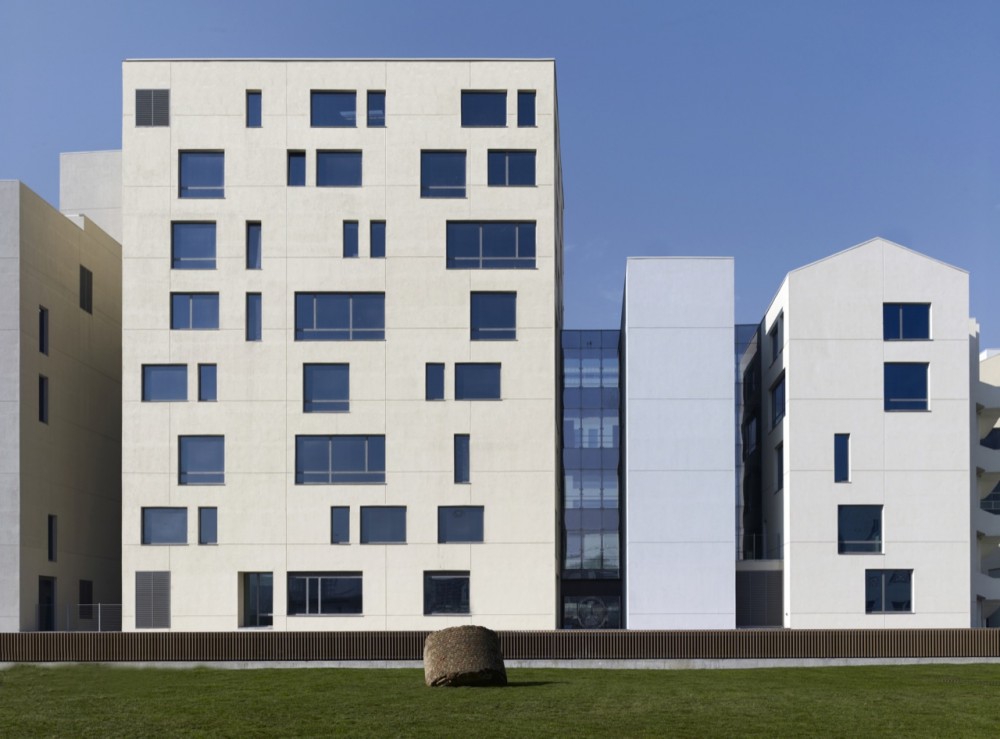 Tekfen Kagithane Ofispark / Emre Arolat Architects