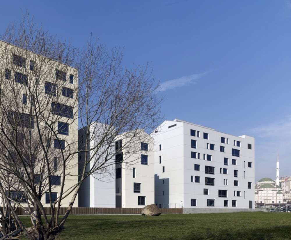 Tekfen Kagithane Ofispark / Emre Arolat Architects