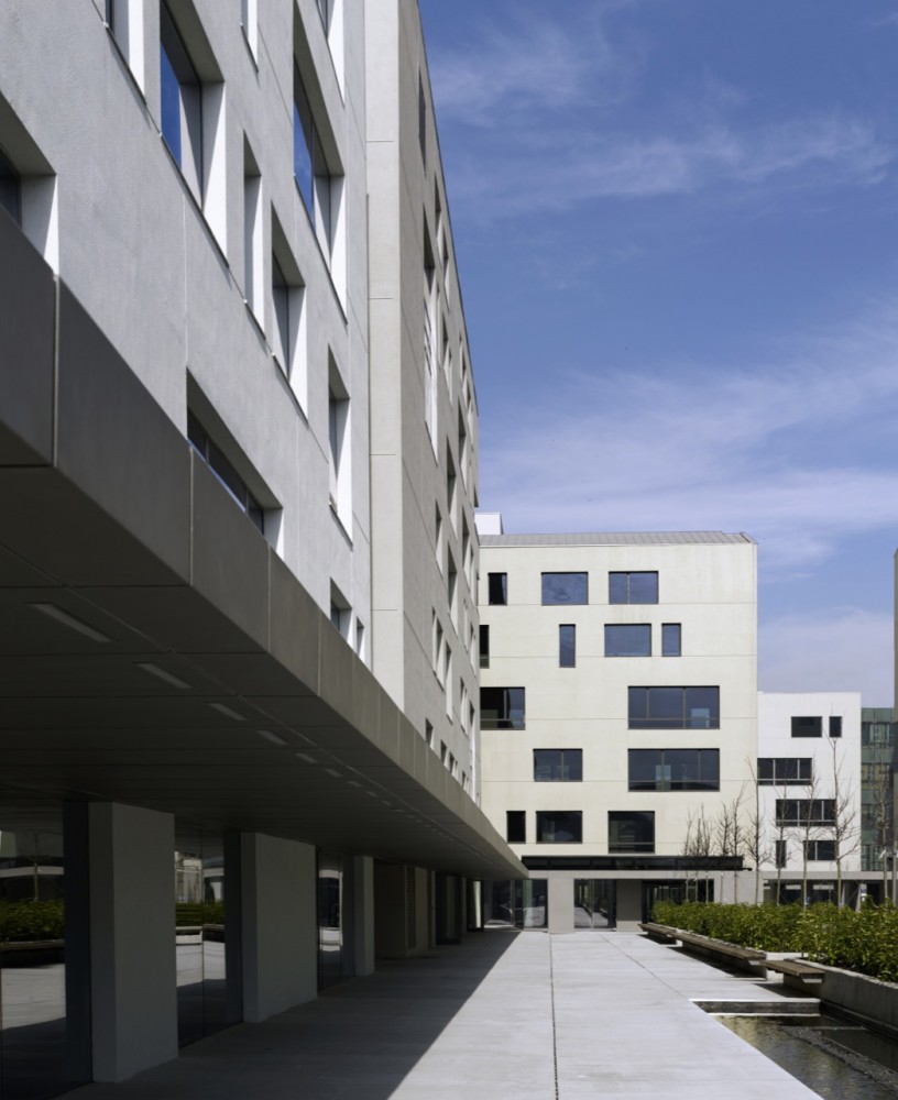 Tekfen Kagithane Ofispark / Emre Arolat Architects