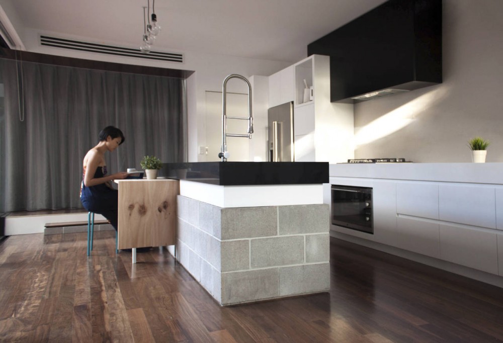 Hans House / M.O.D.O