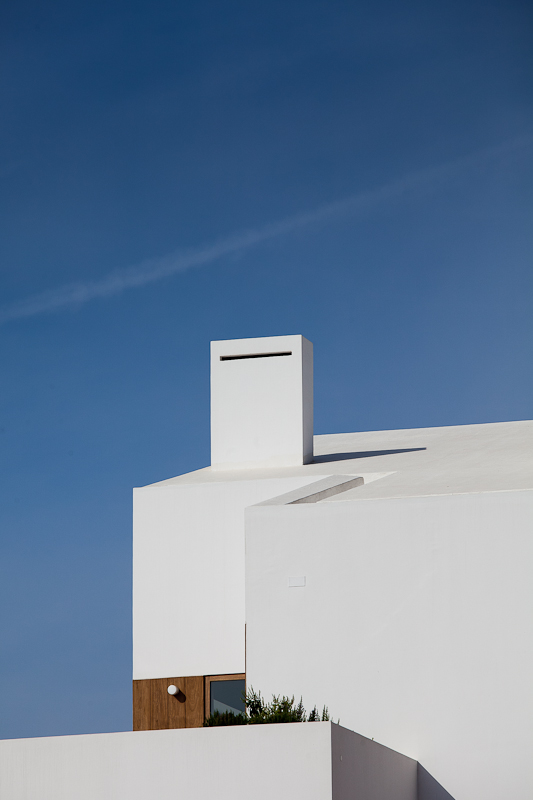 House in Mexilhoeira-Grande / Marco Arraiolos