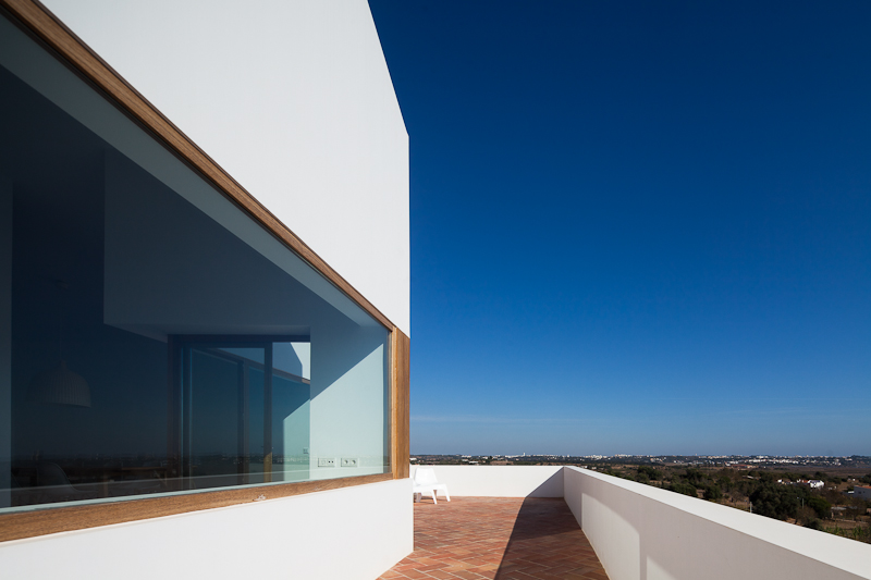 House in Mexilhoeira-Grande / Marco Arraiolos