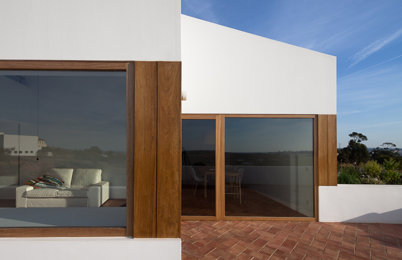 House in Mexilhoeira-Grande / Marco Arraiolos