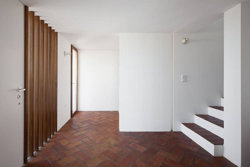House in Mexilhoeira-Grande / Marco Arraiolos