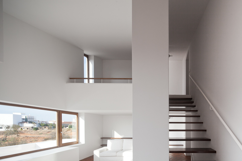 House in Mexilhoeira-Grande / Marco Arraiolos