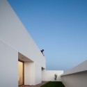 House in Mexilhoeira-Grande / Marco Arraiolos House in Mexilhoeira-Grande / Marco Arraiolos © João Morgado