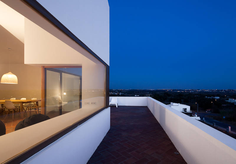 House in Mexilhoeira-Grande / Marco Arraiolos