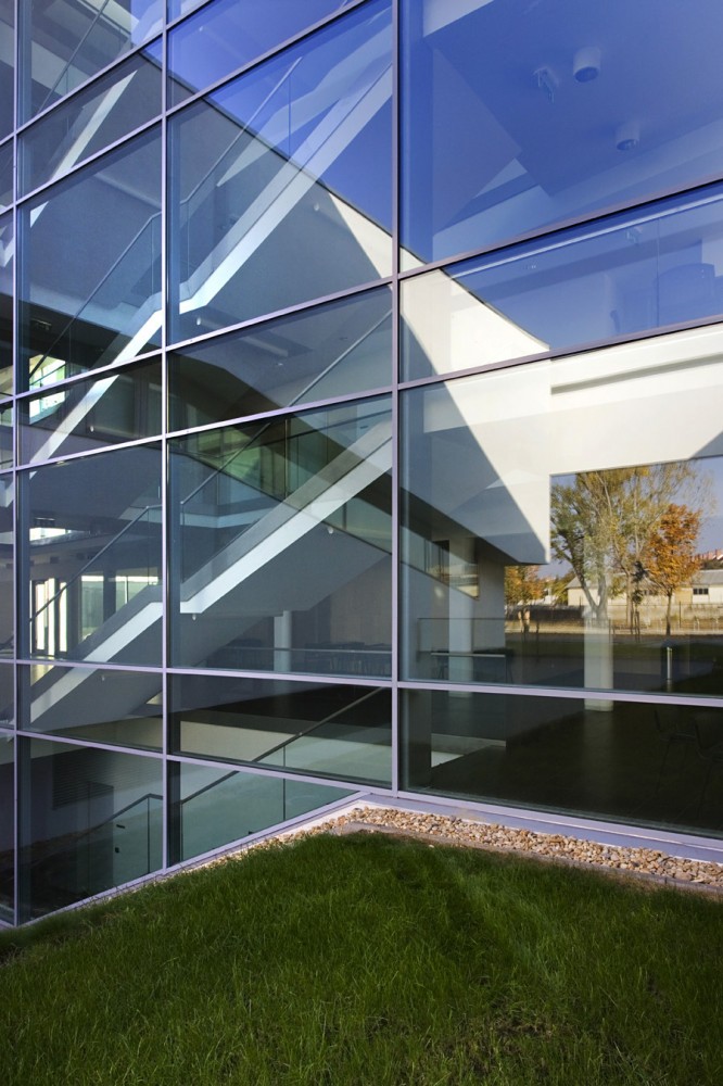 Faculty of Informatics / Peter Kovacs DLA + Istvan Lengyel