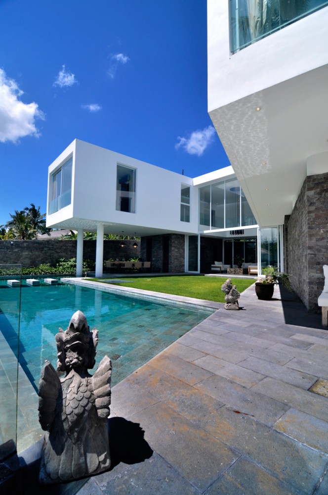 V2 – Ashoka Canggu / Mencke & Vagnby + Peter Sand