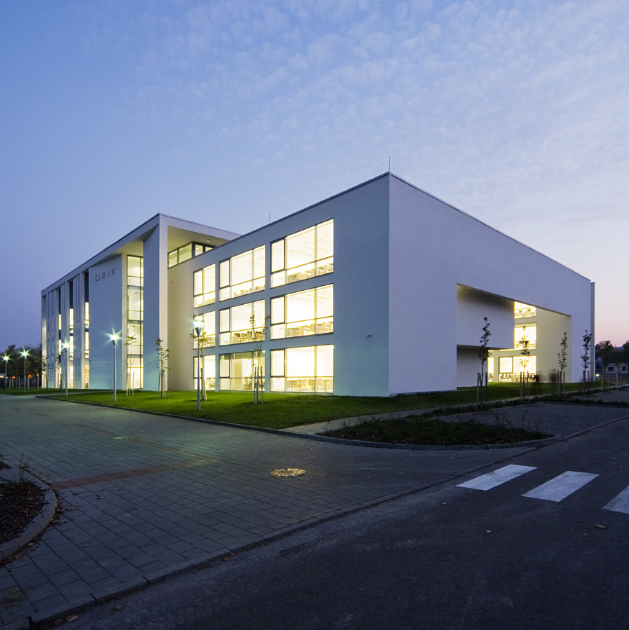 Faculty of Informatics / Peter Kovacs DLA + Istvan Lengyel