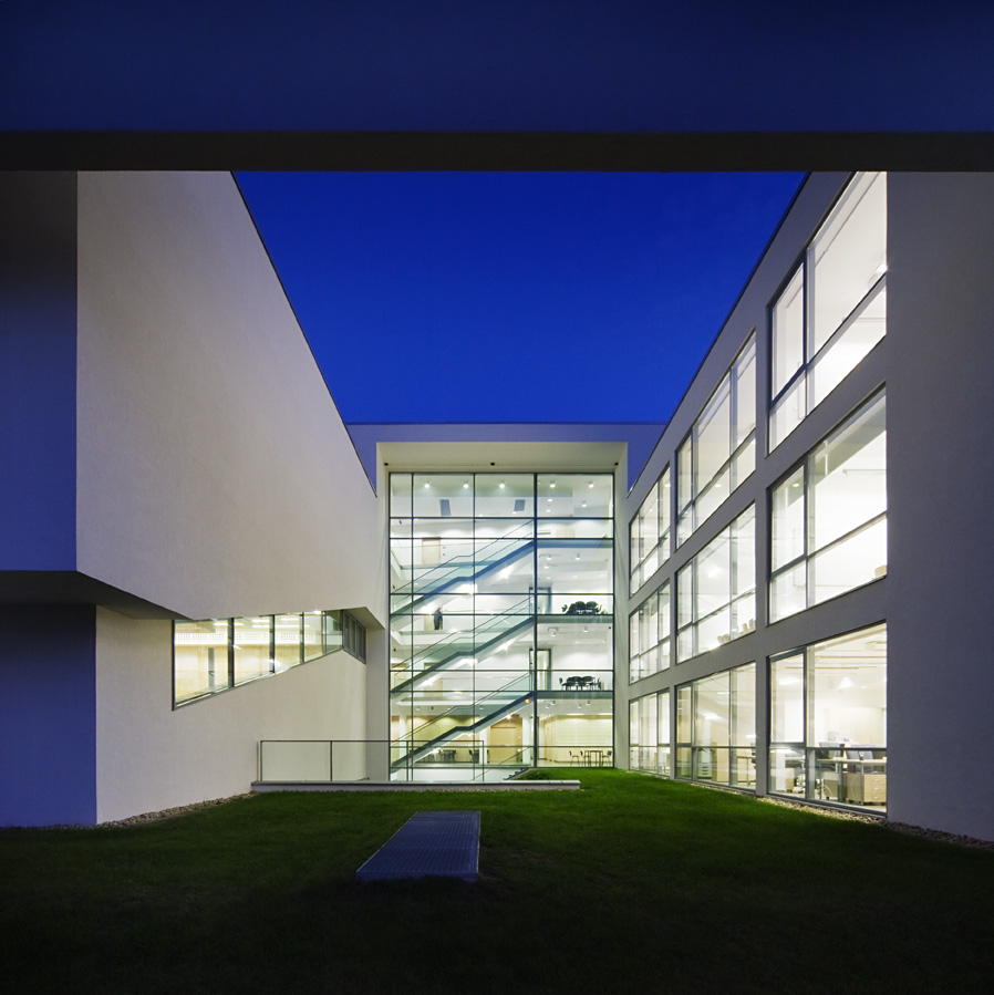 Faculty of Informatics / Peter Kovacs DLA + Istvan Lengyel