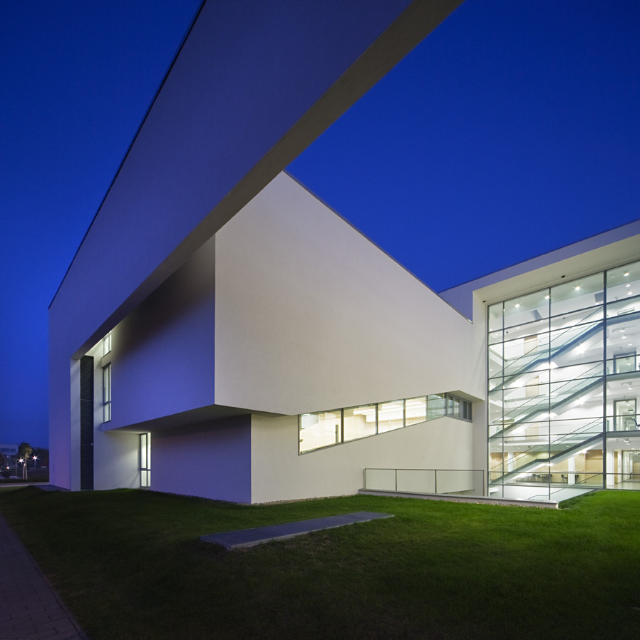 Faculty of Informatics / Peter Kovacs DLA + Istvan Lengyel