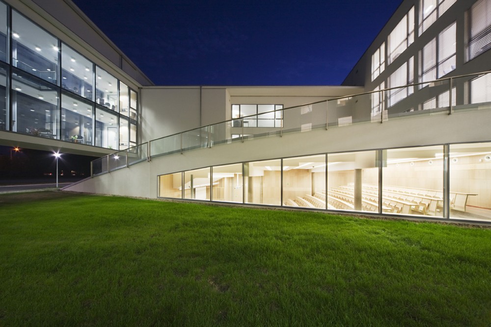 Faculty of Informatics / Peter Kovacs DLA + Istvan Lengyel