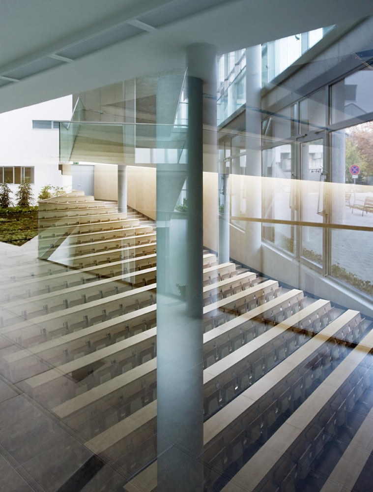 In Vitro Diagnostic Centre / Peter Kovacs DLA + Istvan Lengyel