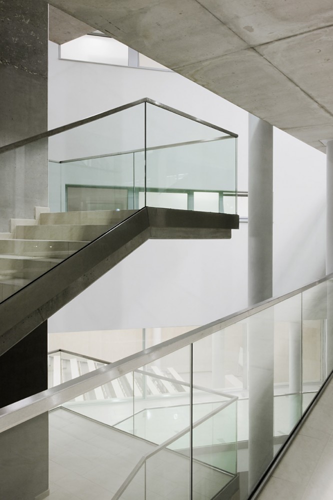 In Vitro Diagnostic Centre / Peter Kovacs DLA + Istvan Lengyel