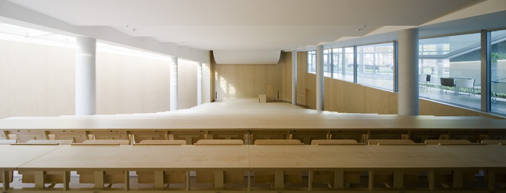 In Vitro Diagnostic Centre / Peter Kovacs DLA + Istvan Lengyel