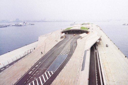 Think Space: 'Alejandro Zaera-Polo Never Planned to Win Yokohama Port Terminal' Competition (4)